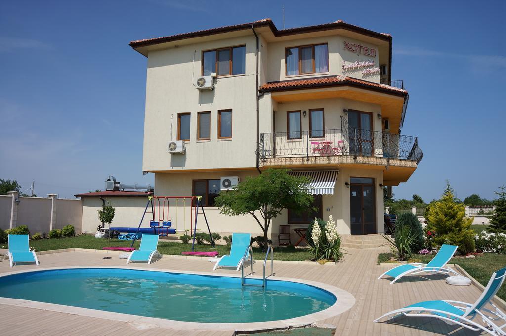 Guest House Golden Flake 4Km From Bolata Beach Bŭlgarevo المظهر الخارجي الصورة